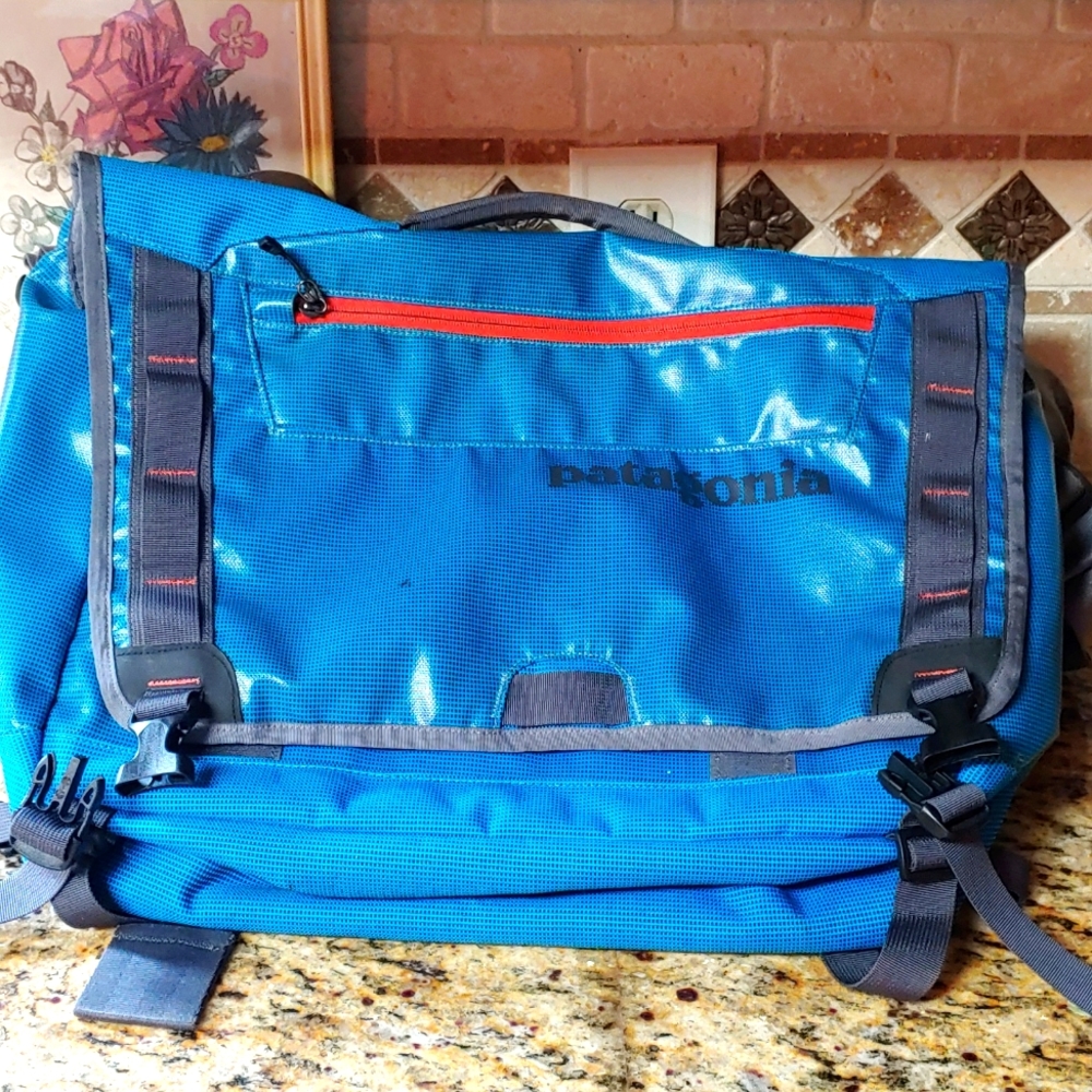 PATAGONIA MESSANGER/TRAVEL BAG Blackhole edition